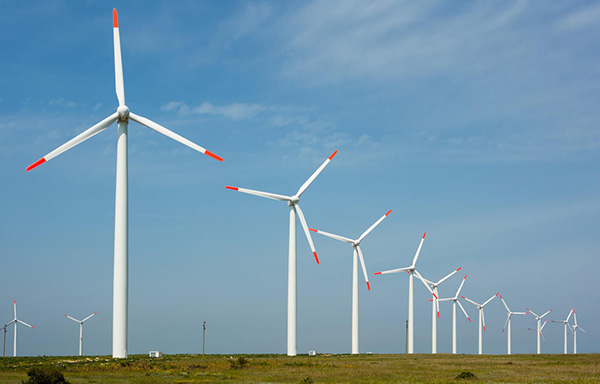 风力发电机为什么多用于人烟希罕之地？？？？？？？